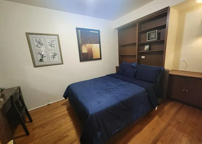 Apartment Charming Lakefront Stunning View North